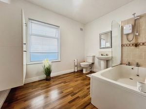 Bathroom - click for photo gallery